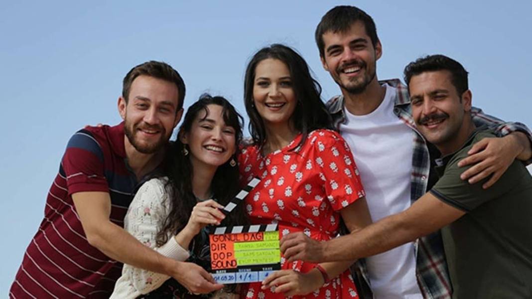 Geçen sezon yayınlanan tam 16 dizi için geri sayım başladı! Diziseverleri heyecanlandıran gelişme 1